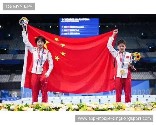 世界冠军领奖差点掉下台 世界冠军领奖差点掉下台