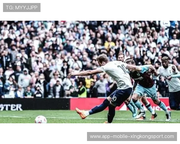 英超热刺边路连续创造突破点,场面渐渐倒向主队