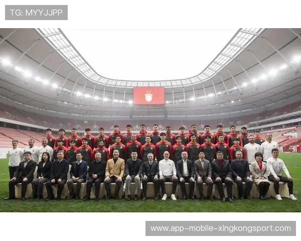 六万球迷盼对攻却遇保守，上海海港夺冠战术引发争议