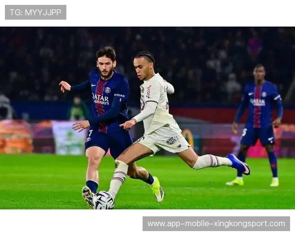 法甲巴黎边路渗透连续打开局面,得分来临